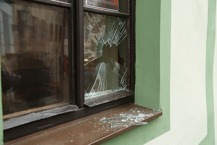 A2B Glass are able to board up broken windows while they are being repaired in Kensington.